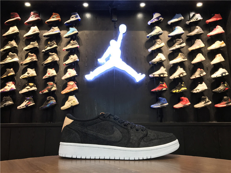 Air Jordan 1 Low Tan 905136 010